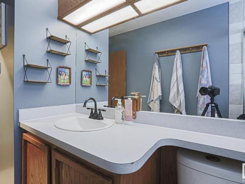 14 Bluebird Crescent, Sherwood Park, AB - Indoor Photo Showing Bathroom