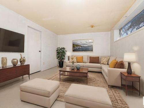 12024 53 Street, Edmonton, AB - Indoor Photo Showing Living Room