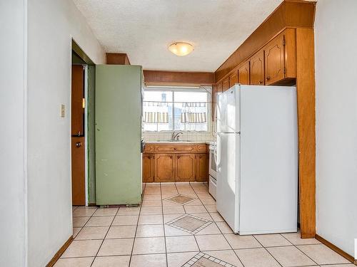 12024 53 Street, Edmonton, AB - Indoor Photo Showing Kitchen