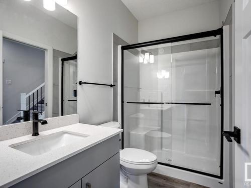 660 Kinglet Boulevard, Edmonton, AB - Indoor Photo Showing Bathroom