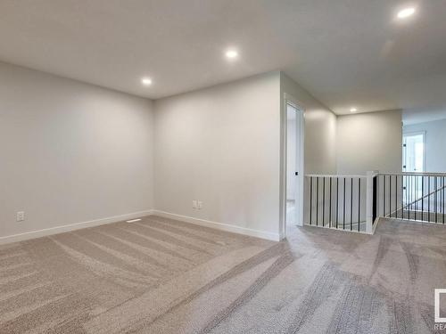 660 Kinglet Boulevard, Edmonton, AB - Indoor Photo Showing Other Room