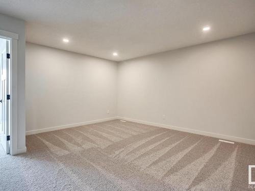 660 Kinglet Boulevard, Edmonton, AB - Indoor Photo Showing Other Room