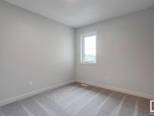 660 Kinglet Boulevard, Edmonton, AB - Indoor Photo Showing Other Room