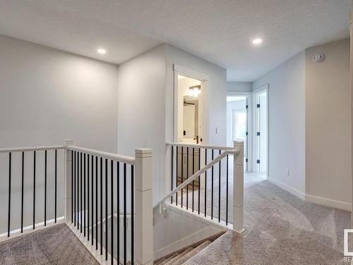 660 Kinglet Boulevard, Edmonton, AB - Indoor Photo Showing Other Room