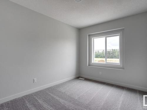 660 Kinglet Boulevard, Edmonton, AB - Indoor Photo Showing Other Room