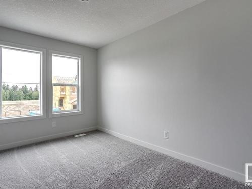 660 Kinglet Boulevard, Edmonton, AB - Indoor Photo Showing Other Room