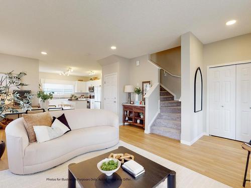 648 174 Avenue, Edmonton, AB - Indoor Photo Showing Living Room