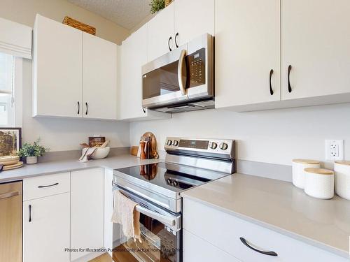 648 174 Avenue, Edmonton, AB - Indoor Photo Showing Kitchen