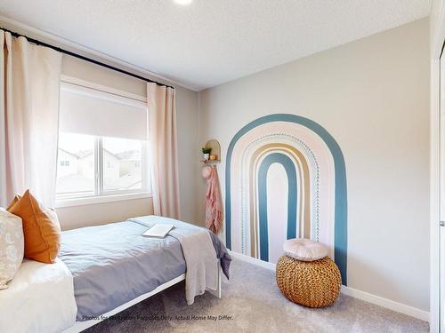 648 174 Avenue, Edmonton, AB - Indoor Photo Showing Bedroom