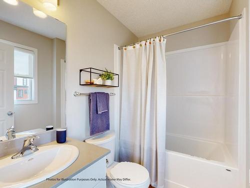 648 174 Avenue, Edmonton, AB - Indoor Photo Showing Bathroom