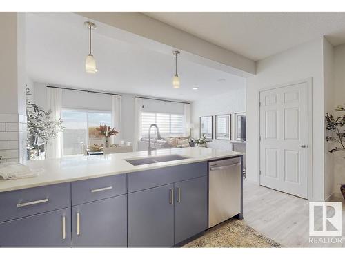 5 Claystone Way, Fort Saskatchewan, AB - Indoor Photo Showing Kitchen