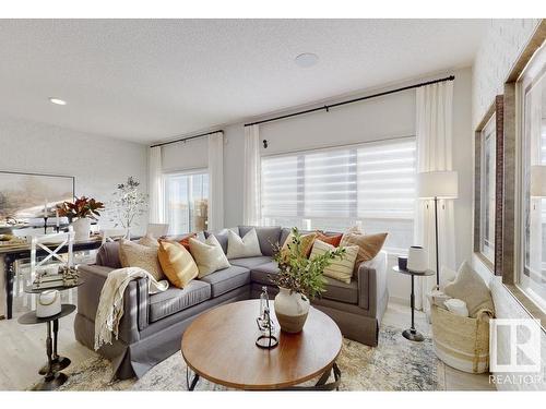 5 Claystone Way, Fort Saskatchewan, AB - Indoor Photo Showing Living Room