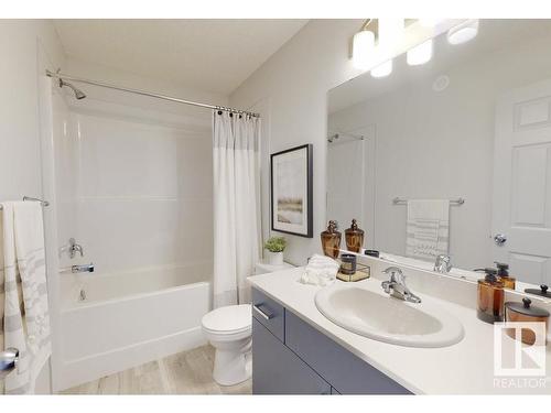 5 Claystone Way, Fort Saskatchewan, AB - Indoor Photo Showing Bathroom