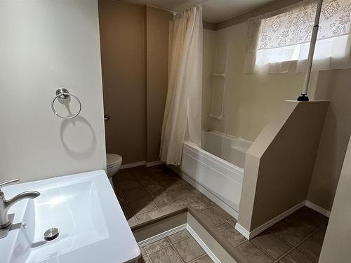 5108 50 Street, Bonnyville Town, AB - Indoor Photo Showing Bathroom