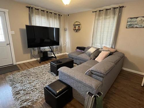 5108 50 Street, Bonnyville Town, AB - Indoor Photo Showing Living Room