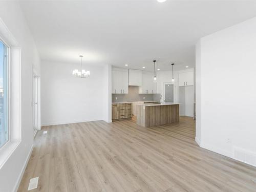 1643 27 Street, Edmonton, AB - Indoor Photo Showing Bathroom