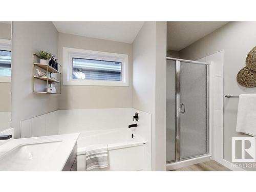 20 Meadowbrook Way, Spruce Grove, AB - Indoor Photo Showing Bathroom