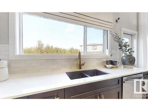 20 Meadowbrook Way, Spruce Grove, AB - Indoor Photo Showing Kitchen With Double Sink