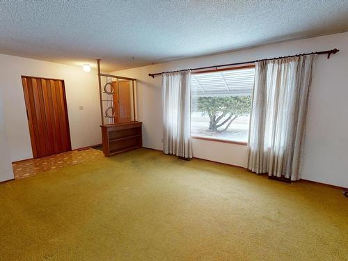 4864 54 Avenue, Drayton Valley, AB - Indoor Photo Showing Other Room