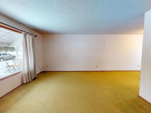 4864 54 Avenue, Drayton Valley, AB - Indoor Photo Showing Other Room