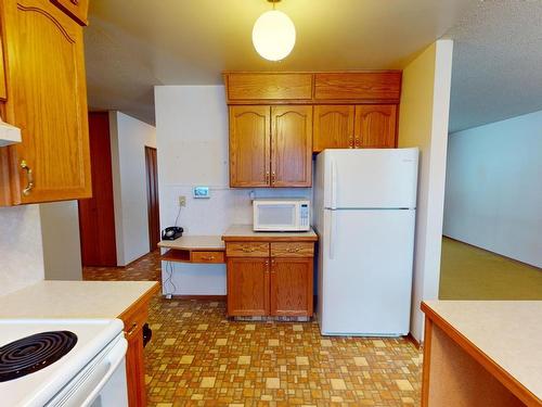 4864 54 Avenue, Drayton Valley, AB - Indoor Photo Showing Kitchen