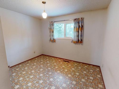 4864 54 Avenue, Drayton Valley, AB - Indoor Photo Showing Other Room