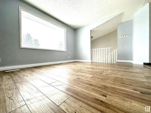 5202 55 Avenue, Wetaskiwin, AB - Indoor Photo Showing Other Room