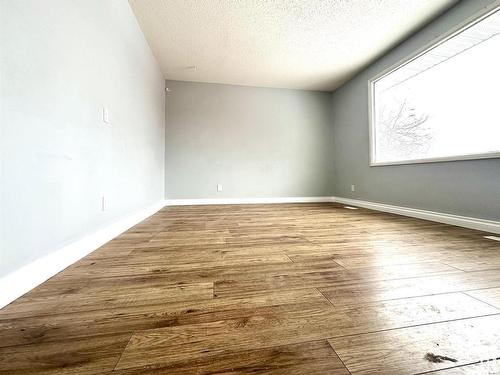 5202 55 Avenue, Wetaskiwin, AB - Indoor Photo Showing Other Room