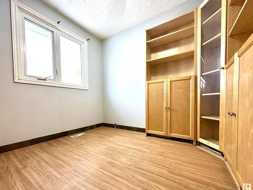 5202 55 Avenue, Wetaskiwin, AB - Indoor Photo Showing Other Room