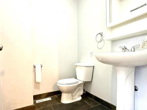 5202 55 Avenue, Wetaskiwin, AB - Indoor Photo Showing Bathroom