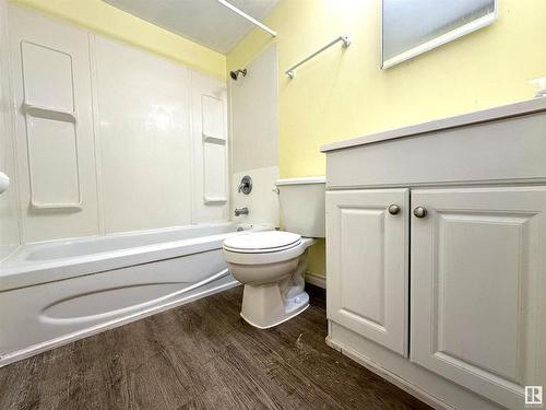 5202 55 Avenue, Wetaskiwin, AB - Indoor Photo Showing Bathroom