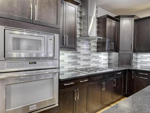 3131 Winspear Crescent Sw, Edmonton, AB - Indoor Photo Showing Kitchen