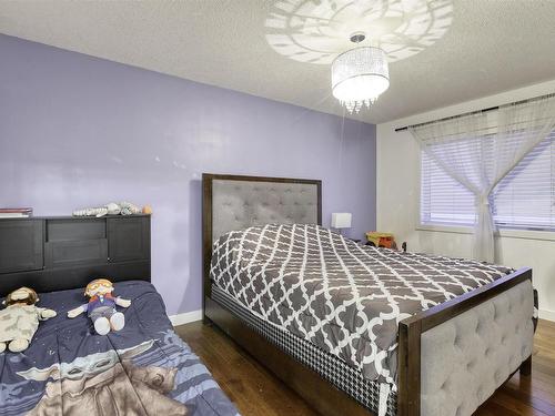 3131 Winspear Crescent Sw, Edmonton, AB - Indoor Photo Showing Bedroom