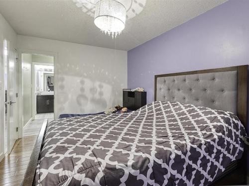 3131 Winspear Crescent Sw, Edmonton, AB - Indoor Photo Showing Bedroom