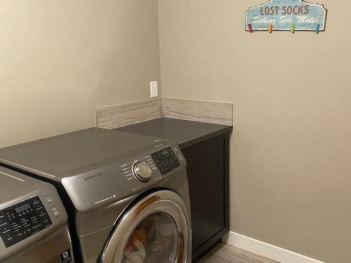 3131 Winspear Crescent Sw, Edmonton, AB - Indoor Photo Showing Laundry Room