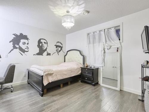 3131 Winspear Crescent Sw, Edmonton, AB - Indoor Photo Showing Bedroom