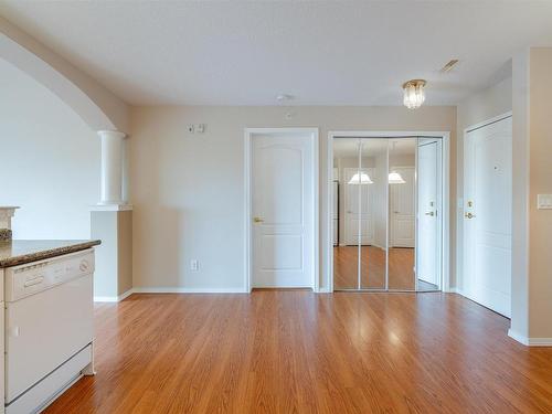 507 237 Youville Drive E, Edmonton, AB - Indoor Photo Showing Kitchen