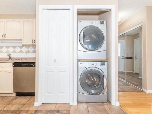 1 160 Kingswood Boulevard, St. Albert, AB - Indoor Photo Showing Laundry Room