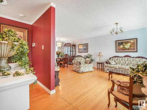 12336 134A Avenue, Edmonton, AB - Indoor Photo Showing Living Room