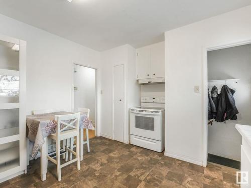 12336 134A Avenue, Edmonton, AB - Indoor Photo Showing Kitchen