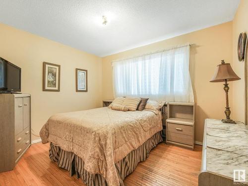 12336 134A Avenue, Edmonton, AB - Indoor Photo Showing Bedroom