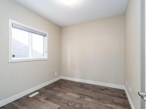 16320 17 Avenue Sw, Edmonton, AB - Indoor Photo Showing Other Room