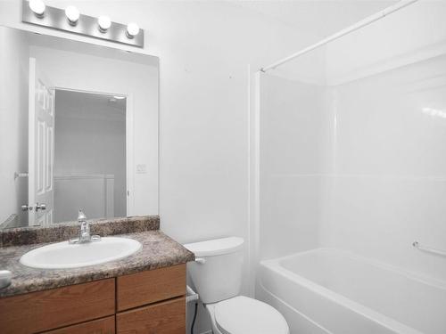 16 120 Magrath Road, Edmonton, AB - Indoor Photo Showing Bathroom