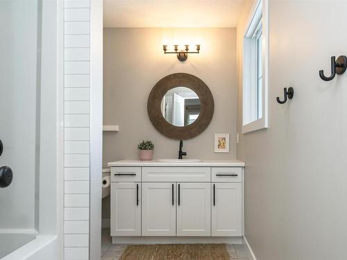 130 Ambleside Way, Sherwood Park, AB - Indoor Photo Showing Bathroom