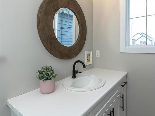 130 Ambleside Way, Sherwood Park, AB - Indoor Photo Showing Bathroom