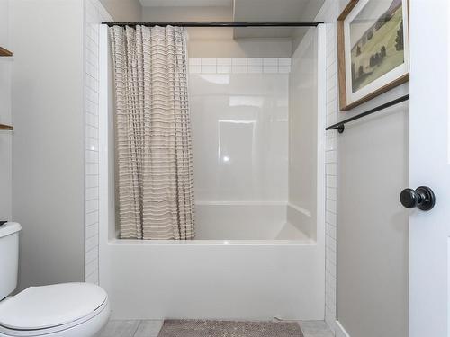 130 Ambleside Way, Sherwood Park, AB - Indoor Photo Showing Bathroom