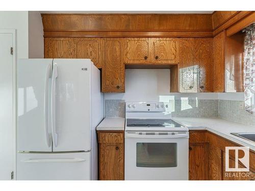 4709 49A Street, Legal, AB - Indoor Photo Showing Kitchen