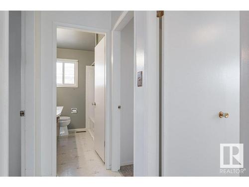 4709 49A Street, Legal, AB - Indoor Photo Showing Bathroom