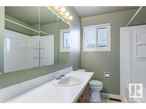 4709 49A Street, Legal, AB - Indoor Photo Showing Bathroom