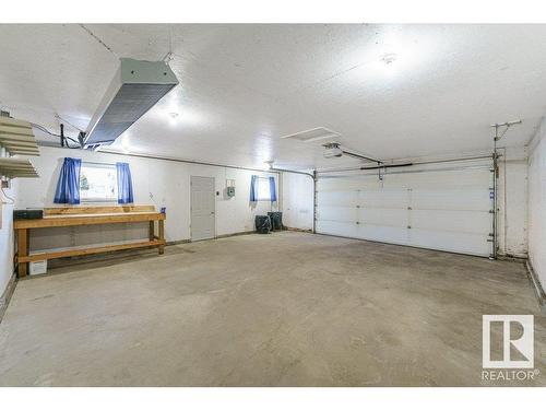 4709 49A Street, Legal, AB - Indoor Photo Showing Garage